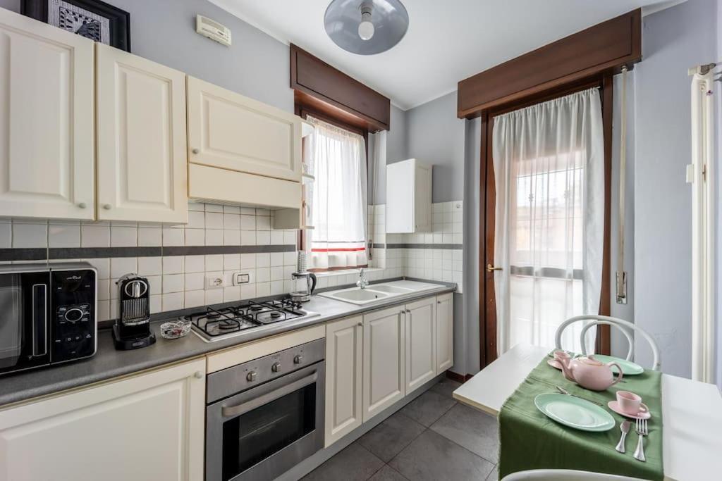 Navigli-Duomo Big House With Free Parking • Top! Apartment Milan Bagian luar foto